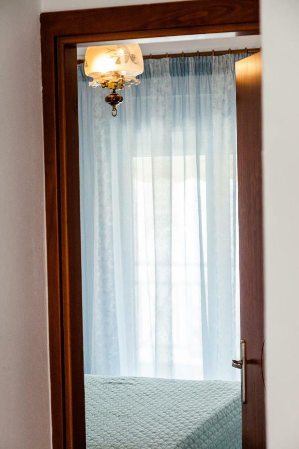 Casa Bianca Μεζονέτα Με Θέα Στη Θάλασσα Lägenhet Neos Marmaras Exteriör bild