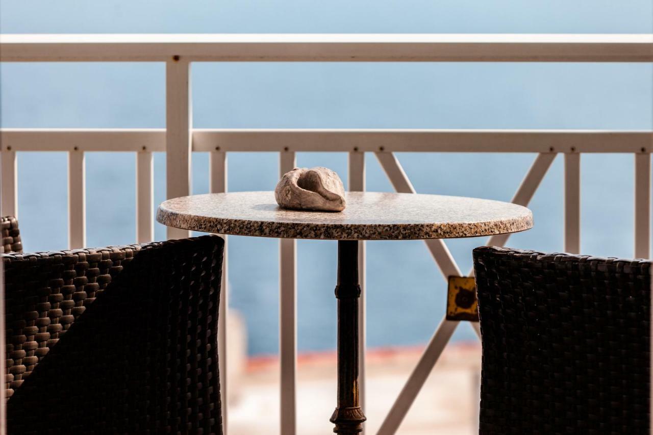 Casa Bianca Μεζονέτα Με Θέα Στη Θάλασσα Lägenhet Neos Marmaras Exteriör bild
