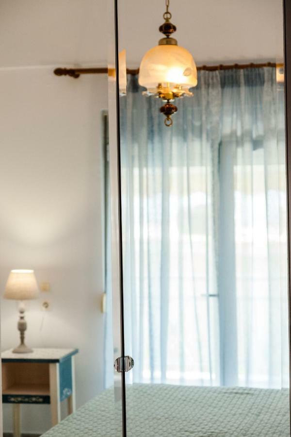 Casa Bianca Μεζονέτα Με Θέα Στη Θάλασσα Lägenhet Neos Marmaras Exteriör bild